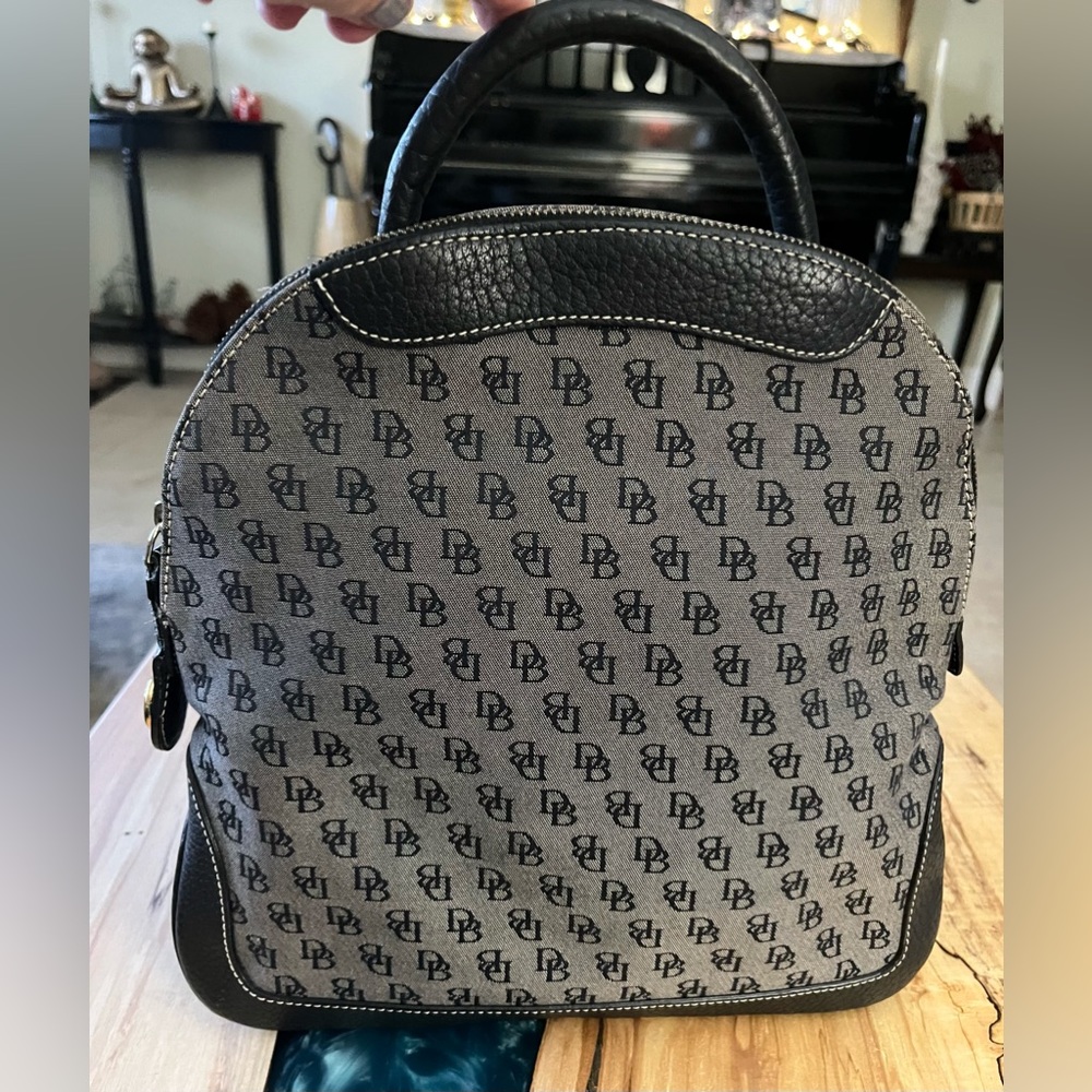❤️SOLD❤️Dooney & Bourke Black and Gray Signature Monogram Backpack